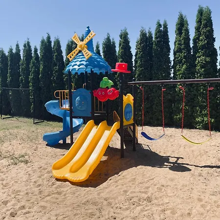 Lisi Jar - Rodzinny Rodzinny Z Antresola, Teren, Cicha Okolica, Blisko Do Plazy I Latarni Morskiej W Rozewiu Apartman