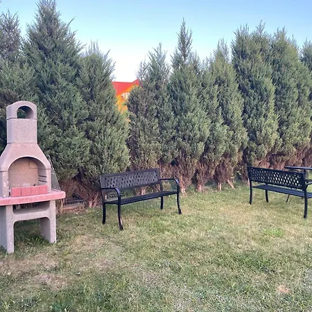 Lisi Jar - Rodzinny Rodzinny Z Antresola, Teren, Cicha Okolica, Blisko Do Plazy I Latarni Morskiej W Rozewiu